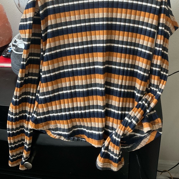 Striped Long sleeve, Ribbed, open shoulder - Picture 2 of 2